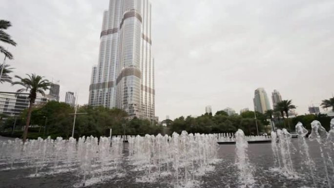 迪拜的喷泉和哈利法塔