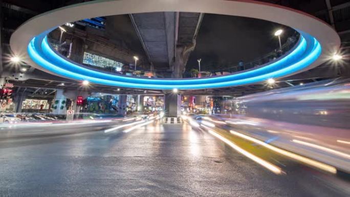 未来的曼谷夜晚车流立交桥车灯