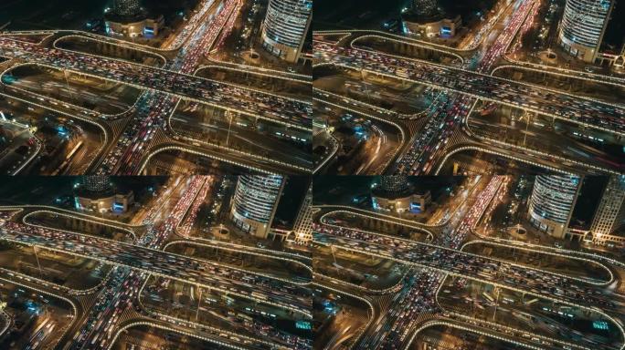 T/L泛无人机视图，夜间立交桥的轻型尾部/中国北京