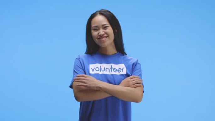 年轻女性志愿者的肖像
