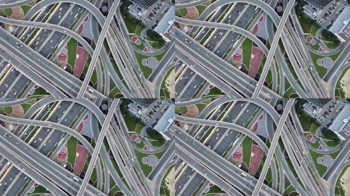 道路交叉口和城市交通的无人机视点/阿联酋迪拜