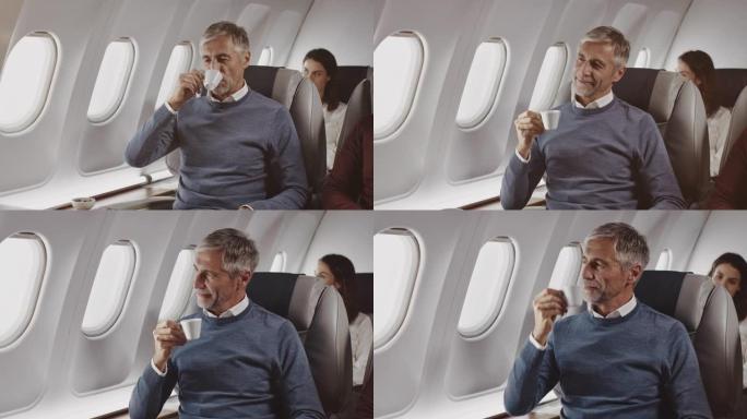 商人在公司飞机上喝咖啡