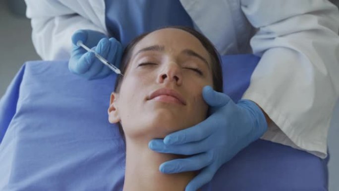 女性整容手术患者注射麻醉剂面部整容脸部麻
