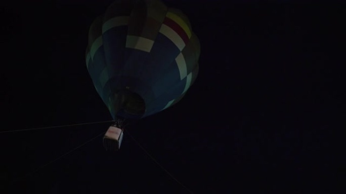 夜间热气球
