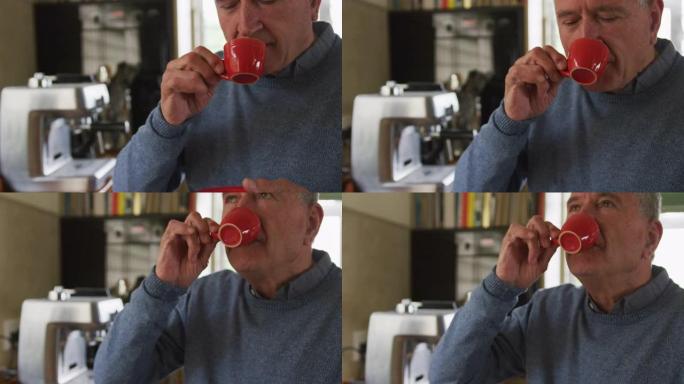 老人在家喝咖啡喝咖啡老年生活退休生活