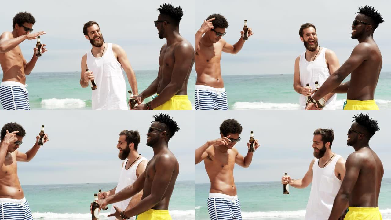 一群混血男性朋友在海滩上跳舞4k