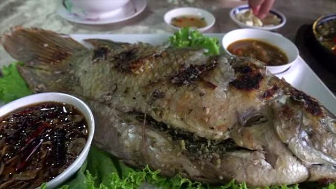盐脆皮烤鱼泰国菜大餐特色菜特色