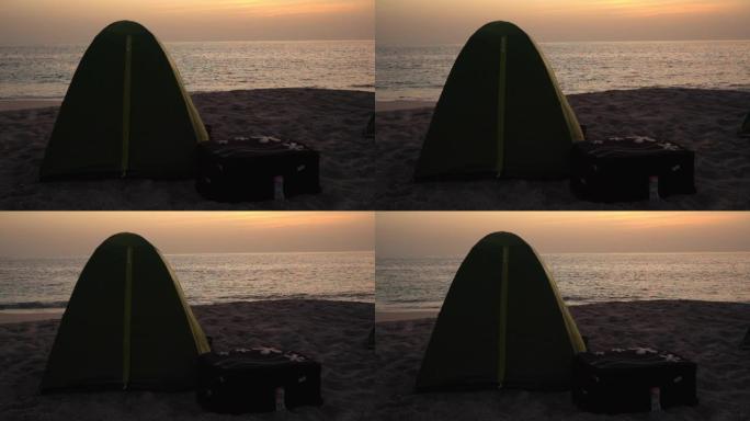 WS帐篷站在Masirah岛的海滩上
