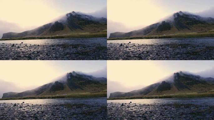 WS风景名胜山和宁静的河流，冰岛