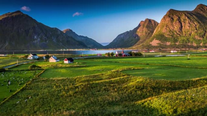 空中: 挪威罗弗滕群岛的传统挪威村庄