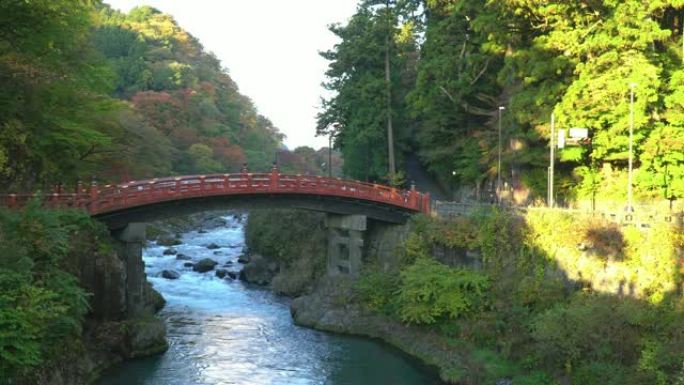 4k实时: 日本日光秋季新京大桥。