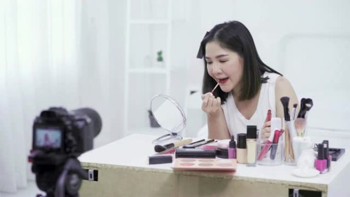 4k分辨率亚洲女性美容博主或v-logger秀眼影化妆教程