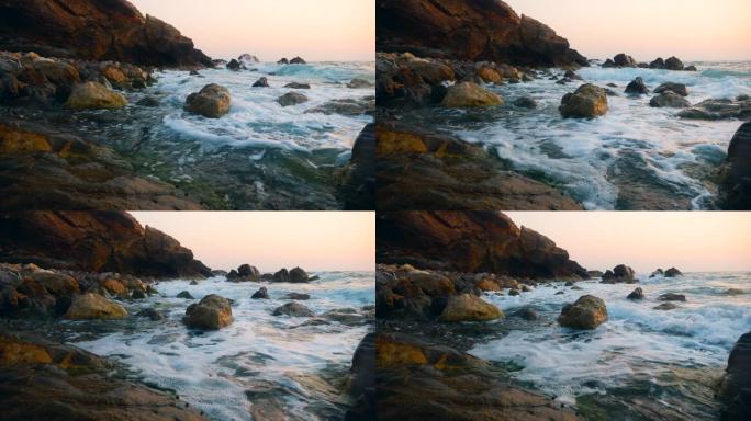 海岸的岩石被大海冲刷了