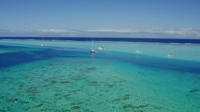 泻湖色调和帆船蓝海蓝水碧海蓝天景色风光