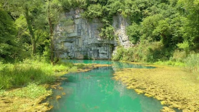 河流源头的天线青山绿水碧水蓝天水草