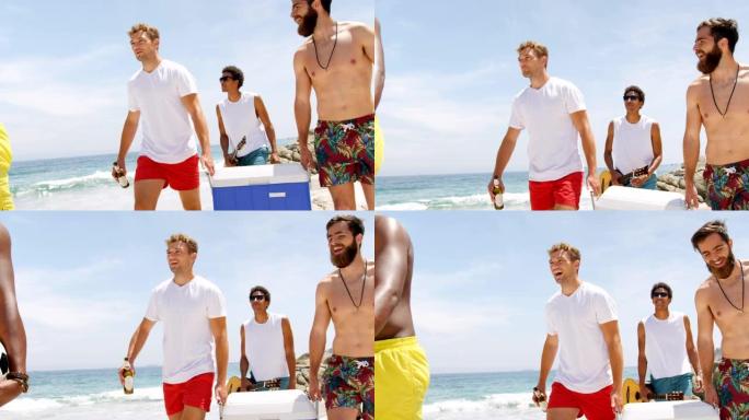 混血男朋友在沙滩上背冰盒4k