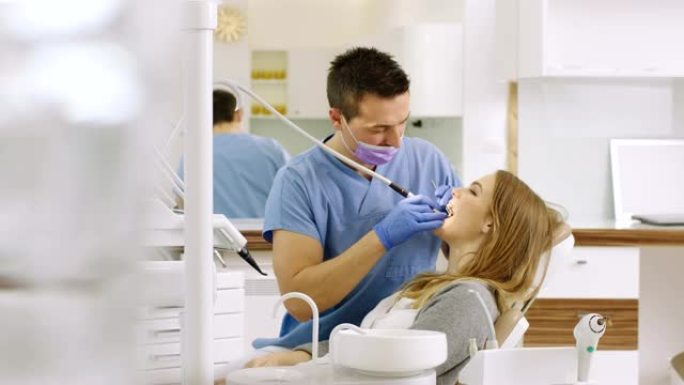 牙医中的女人外国人牙医牙科医生口腔诊所