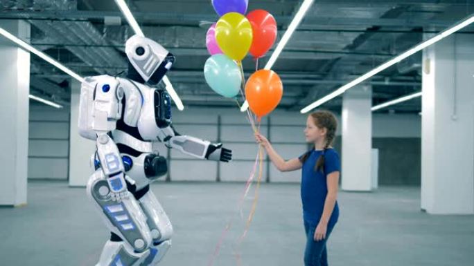 巨大的半机械人正在给一个女孩气球，抚摸她的手