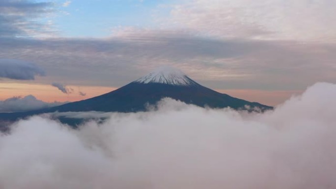 富士山的鸟瞰图云海云雾云层云端航拍风光