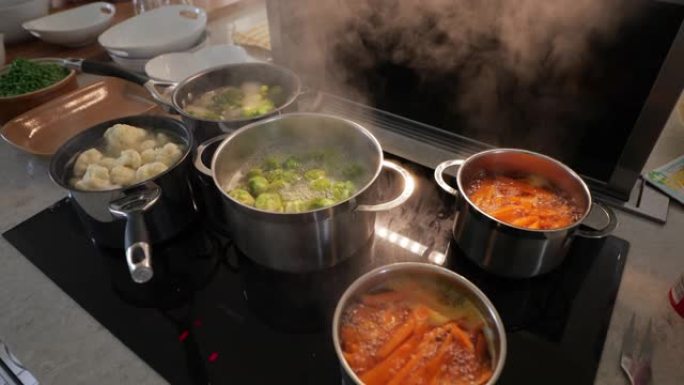 蔬菜被煮沸做菜做饭煮菜煮饭