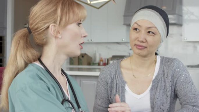 中国癌症女性与女医师会面