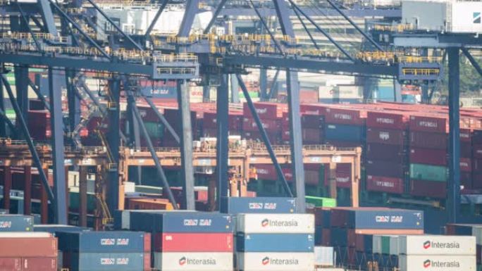 延时: 在香港青衣港海运集装箱港口将集装箱货物装卸至货船