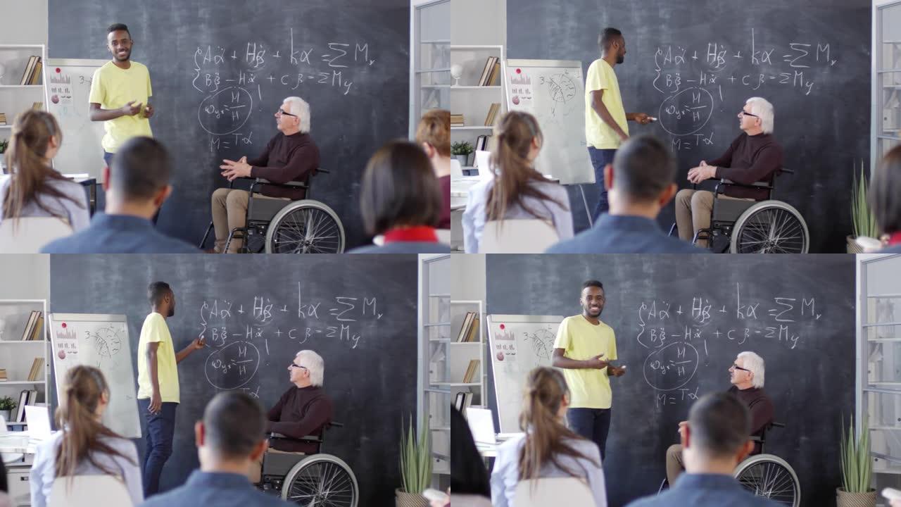 黑人学生在黑板上解释方程式