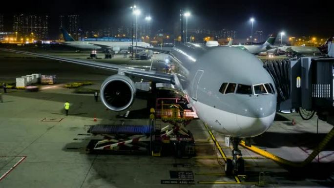 4k延时: 香港空运物流卸货。货物集装箱