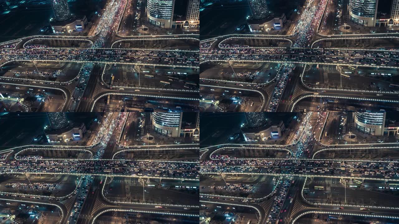 夜间/北京的天桥和城市交通的T/L ZI鸟瞰图