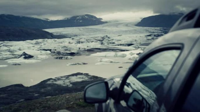 冰川泻湖与SUV冰川泻湖SUV越野汽车