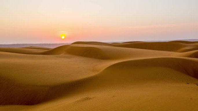 黎明时分阿曼的沙漠