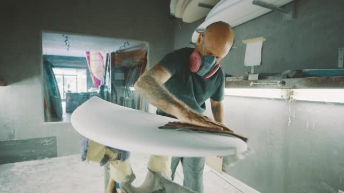 塑造完美的木板打磨制作手工业