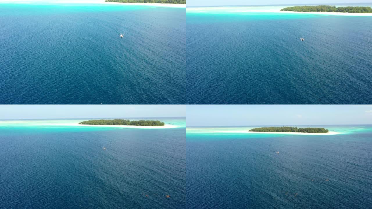 空中摩托艇驶离Mnemba岛
