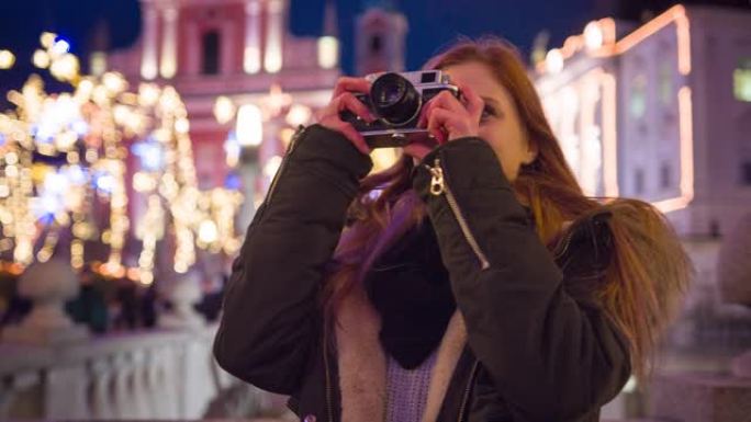 游客在圣诞节时拍摄斯洛文尼亚卢布尔雅那的照片
