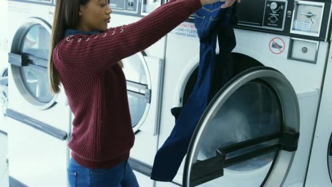 女人从洗衣机上脱衣服4k