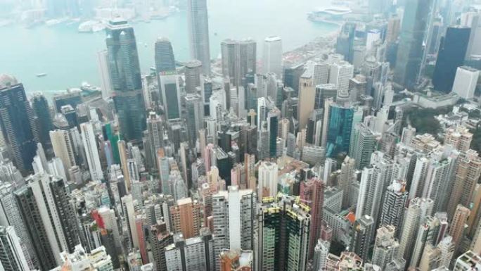 香港摩天大楼的鸟瞰图和倾斜。
