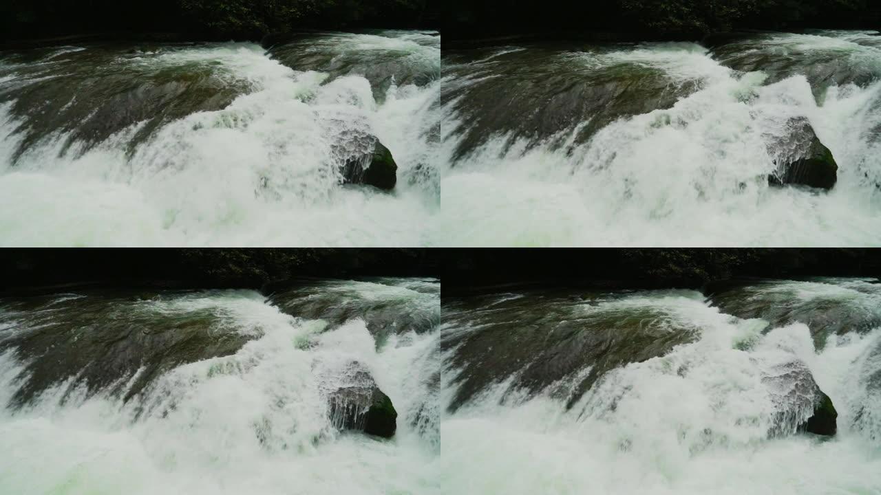 贵州的瀑布清澈水流河流
