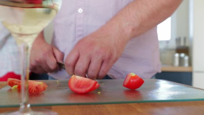 切碎西红柿切碎西红柿做饭炒菜