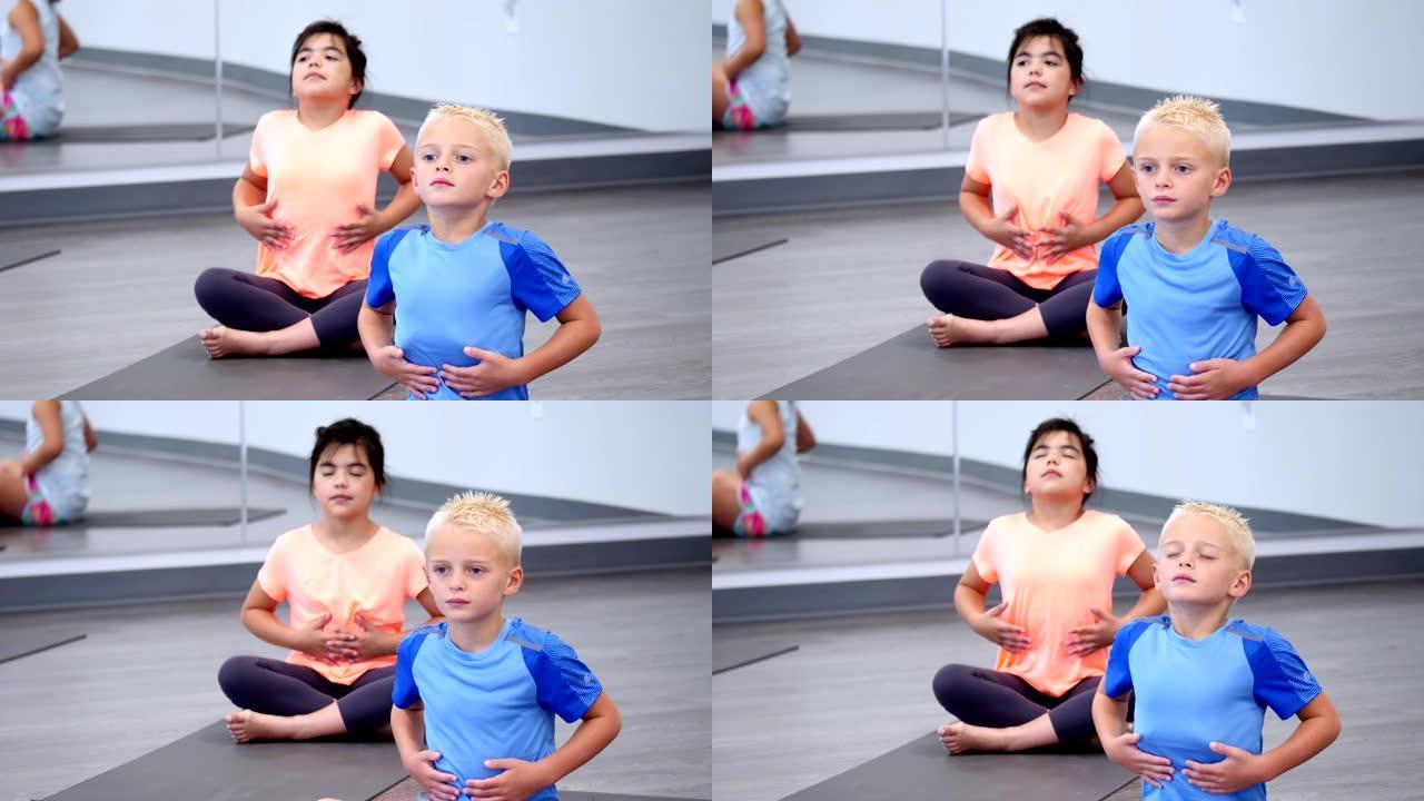 瑜伽学生学习呼吸练习
