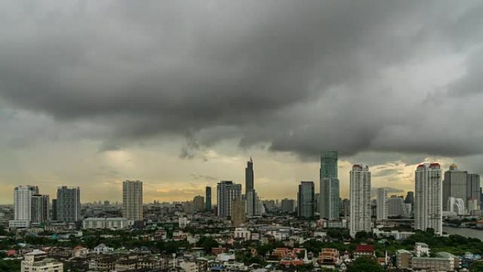 曼谷城市景观河边的4k时间流逝，傍晚时分，云雨或雨季有风