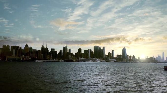 美国纽约市曼哈顿日落摩天大楼。