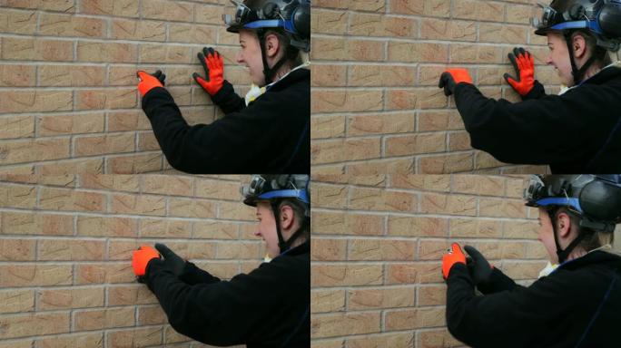 在职女工程师打墙钉拆墙检测墙面