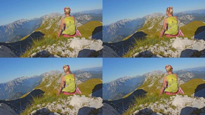 WS女徒步旅行者欣赏朱利安阿尔卑斯山的景色
