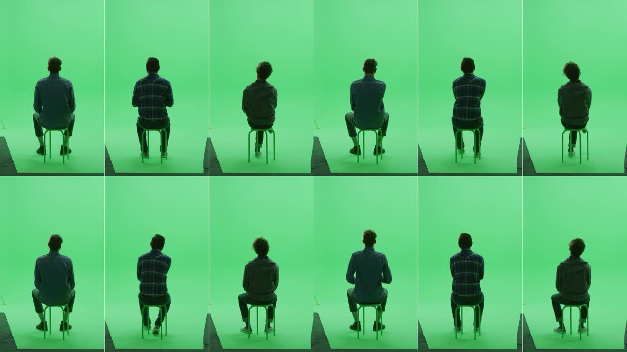 三合一绿屏拼贴画: 三个不同背景，种族，不同年龄，风格的英俊男人坐在色度键椅子上。后视图分屏。多个剪