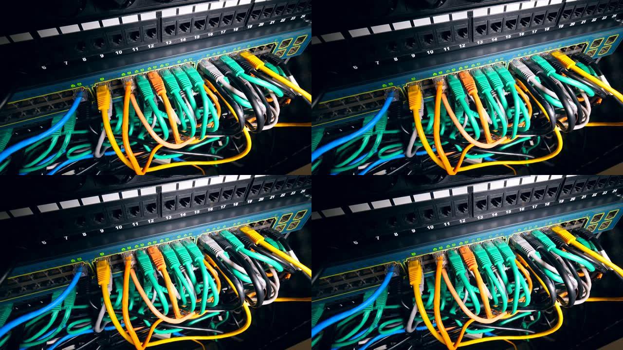 现代数据服务器、服务器机房的电缆和电线