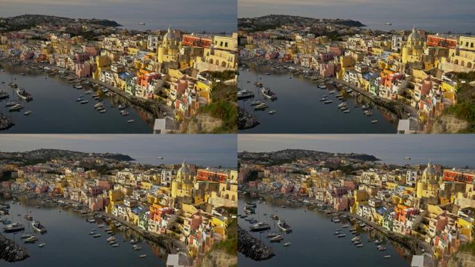 普罗奇达岛Corriccella村的平移镜头。那不勒斯附近色彩丰富的意大利小渔夫村。意大利，那不勒斯