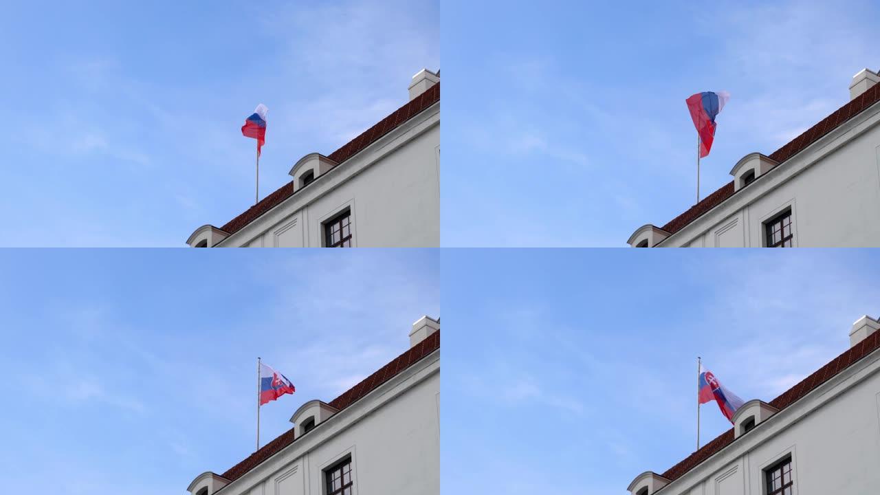 真正的斯洛伐克国旗与蓝天背景