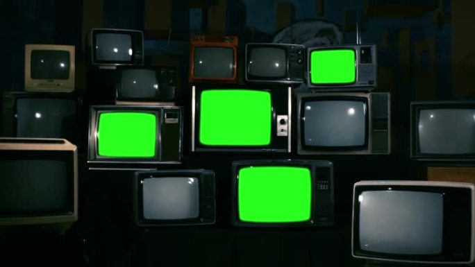 老式80年代绿屏电视。缩小。蓝色钢调。