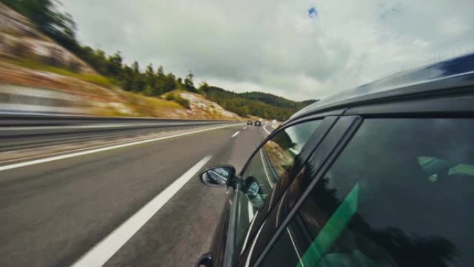 驾驶汽车时间流逝交通发展安全行驶