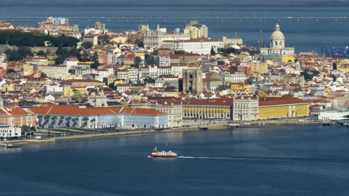 葡萄牙里斯本市中心。塔霍河，背景是瓦斯科·达伽马桥。4K, UHD